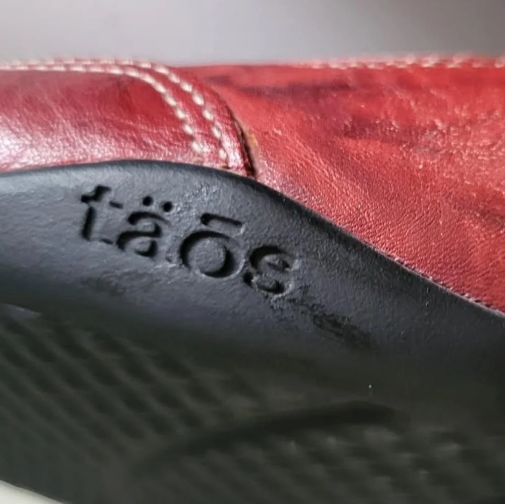 TAOS Leather Red Black Mary Jane Slip On Walk Skirt Casual Loafer Shoe Women 7